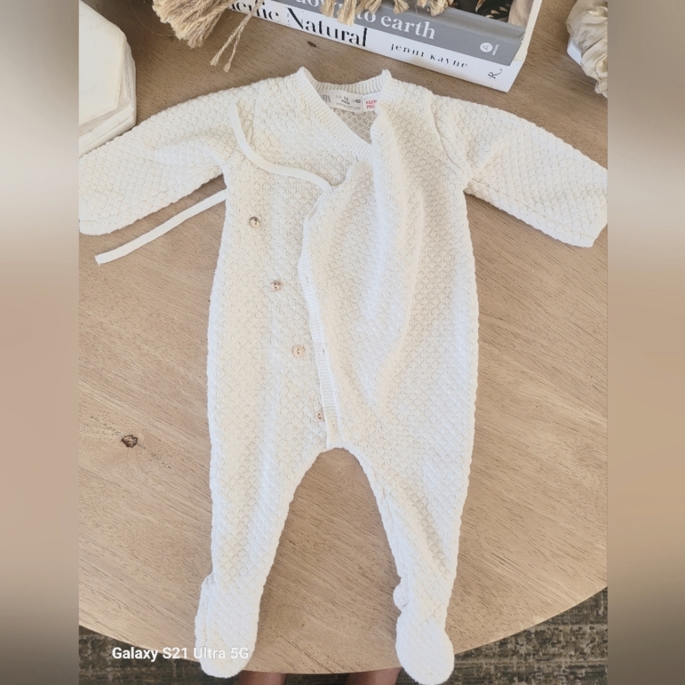 ZARA 1-3 Month Knit Onsie
